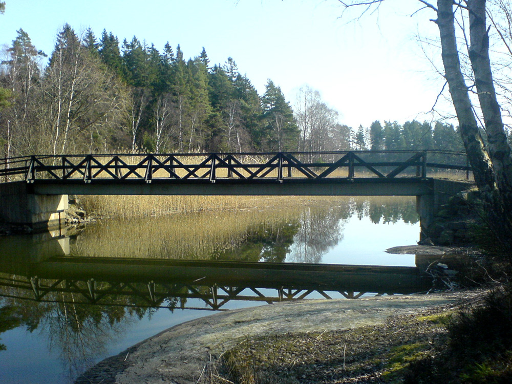 Skatås bro mellan Delsjöarna 070401